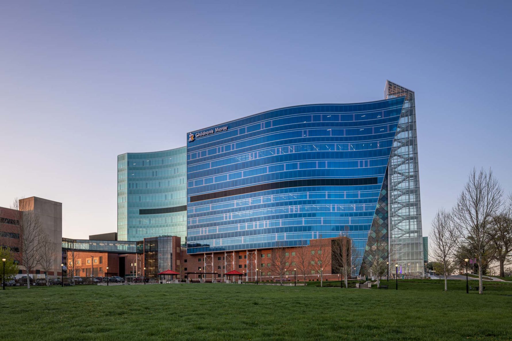 Chirldren's Mercy research tower in Kansas City built by McCownGordon Construction