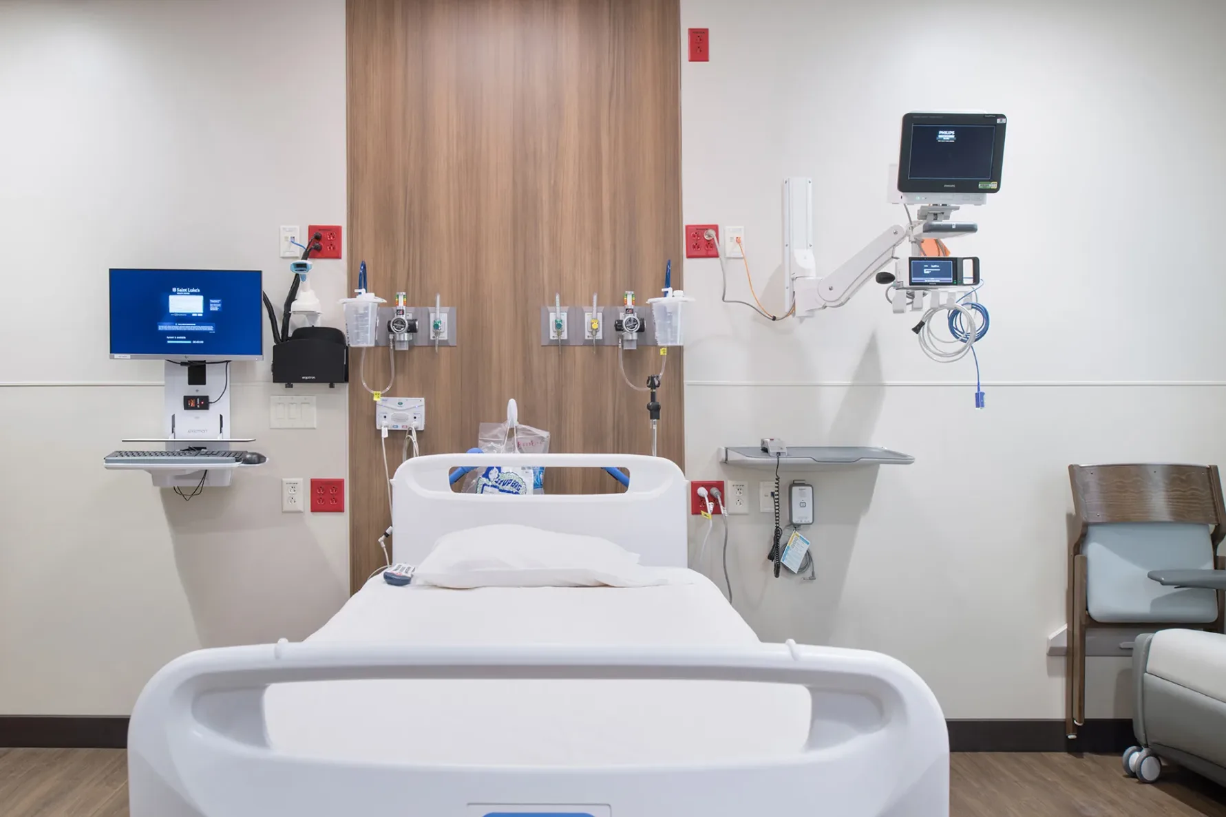 Hospital patient room built by McCownGordon Construction at Saint Luke's East Flex Capacity
