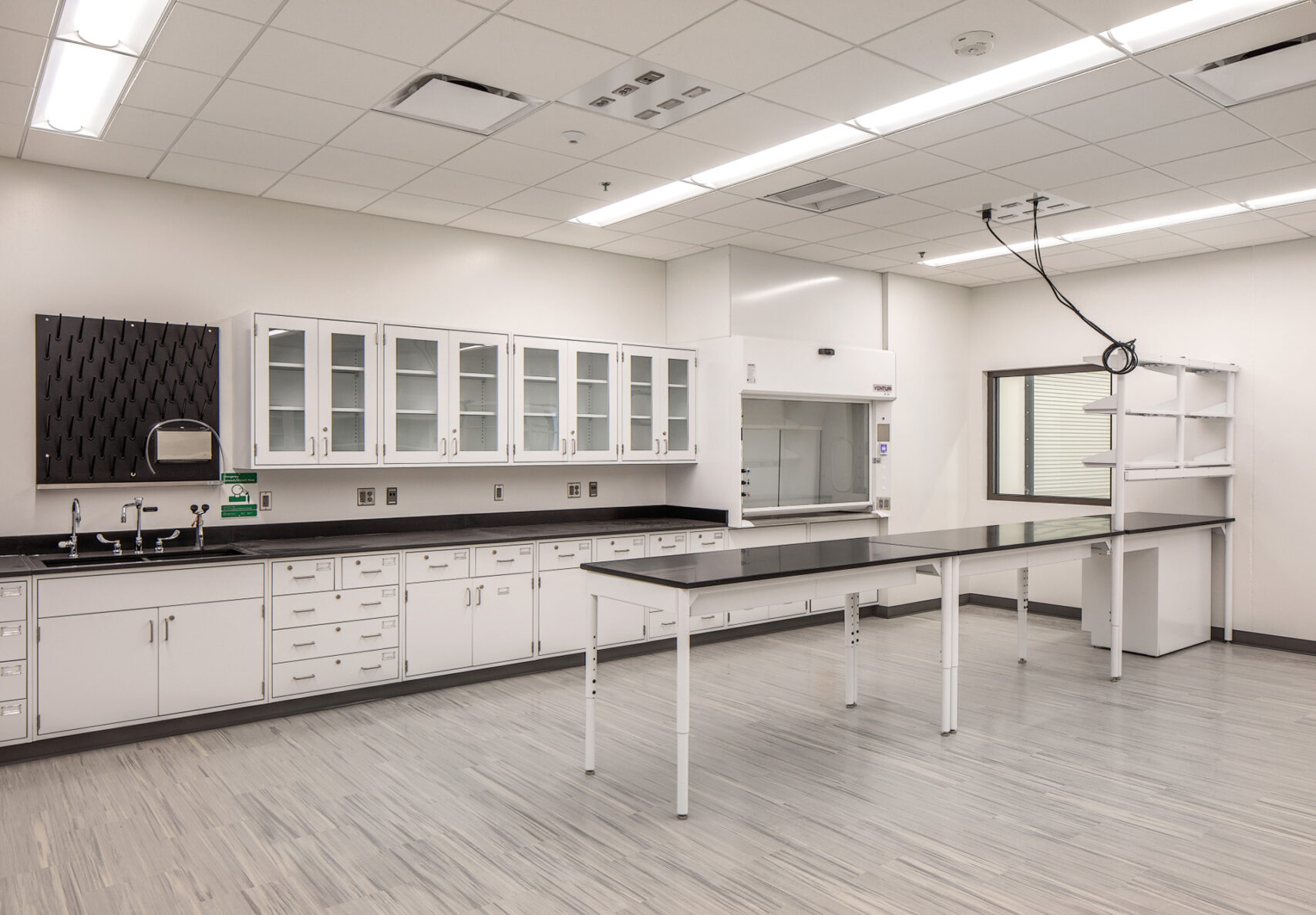 Labs at the POET Bioproducts Institute at SOuth Dakota State University built by McCownGordon Construction