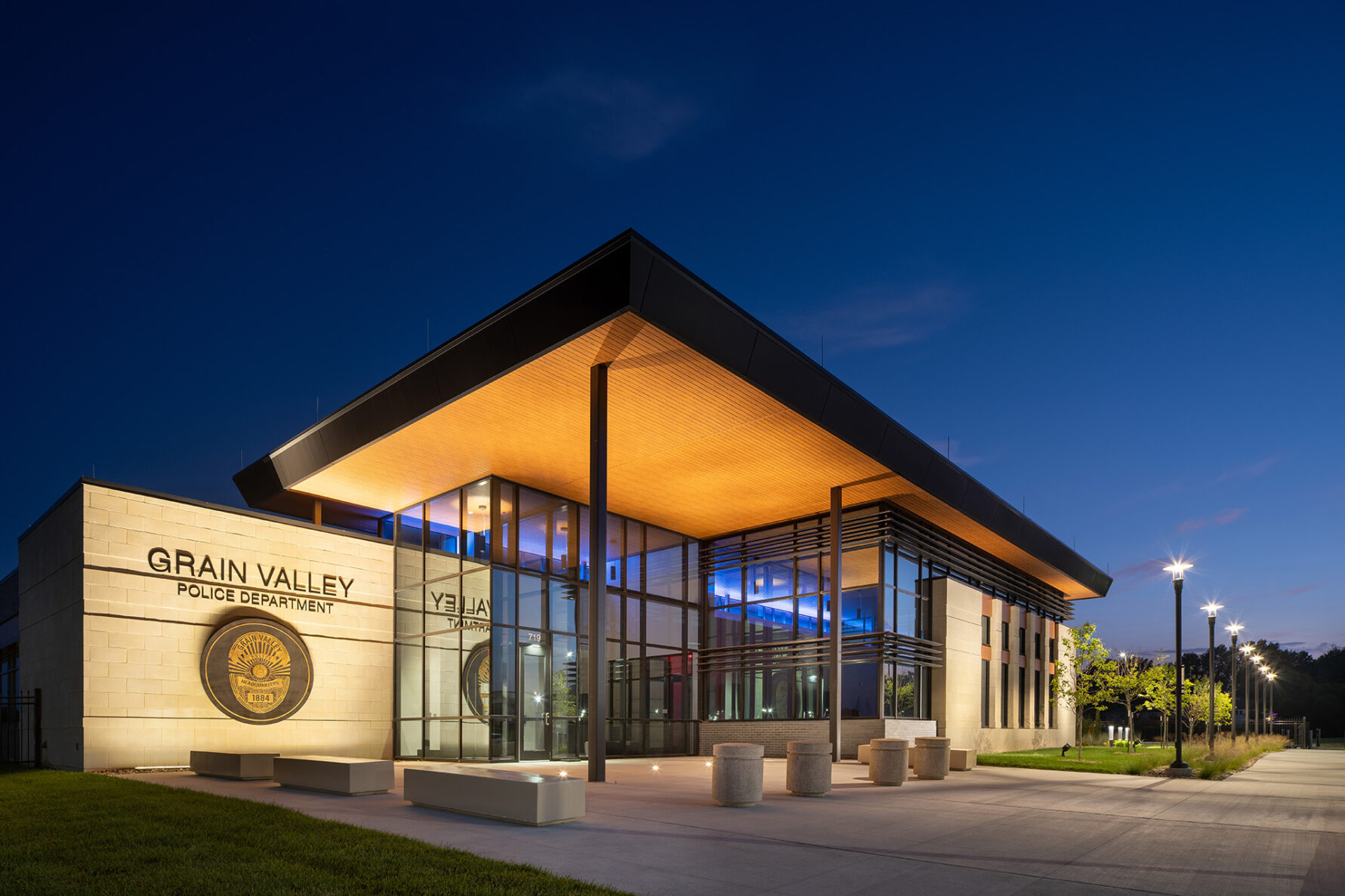 Grain Valley Police headquarters outside at dusk